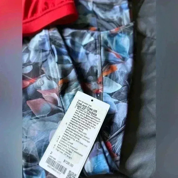 Lululemon 25” HR Tight With Pockets+Gifts - Picture 7 of 7
